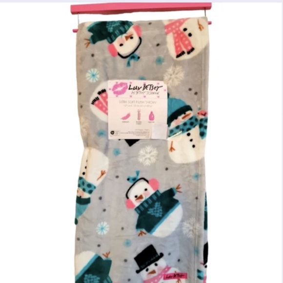 Betsey Johnson Adorable Snowmen Ultra Soft Plush Fleece Throw Blanket - Picture 1 of 6